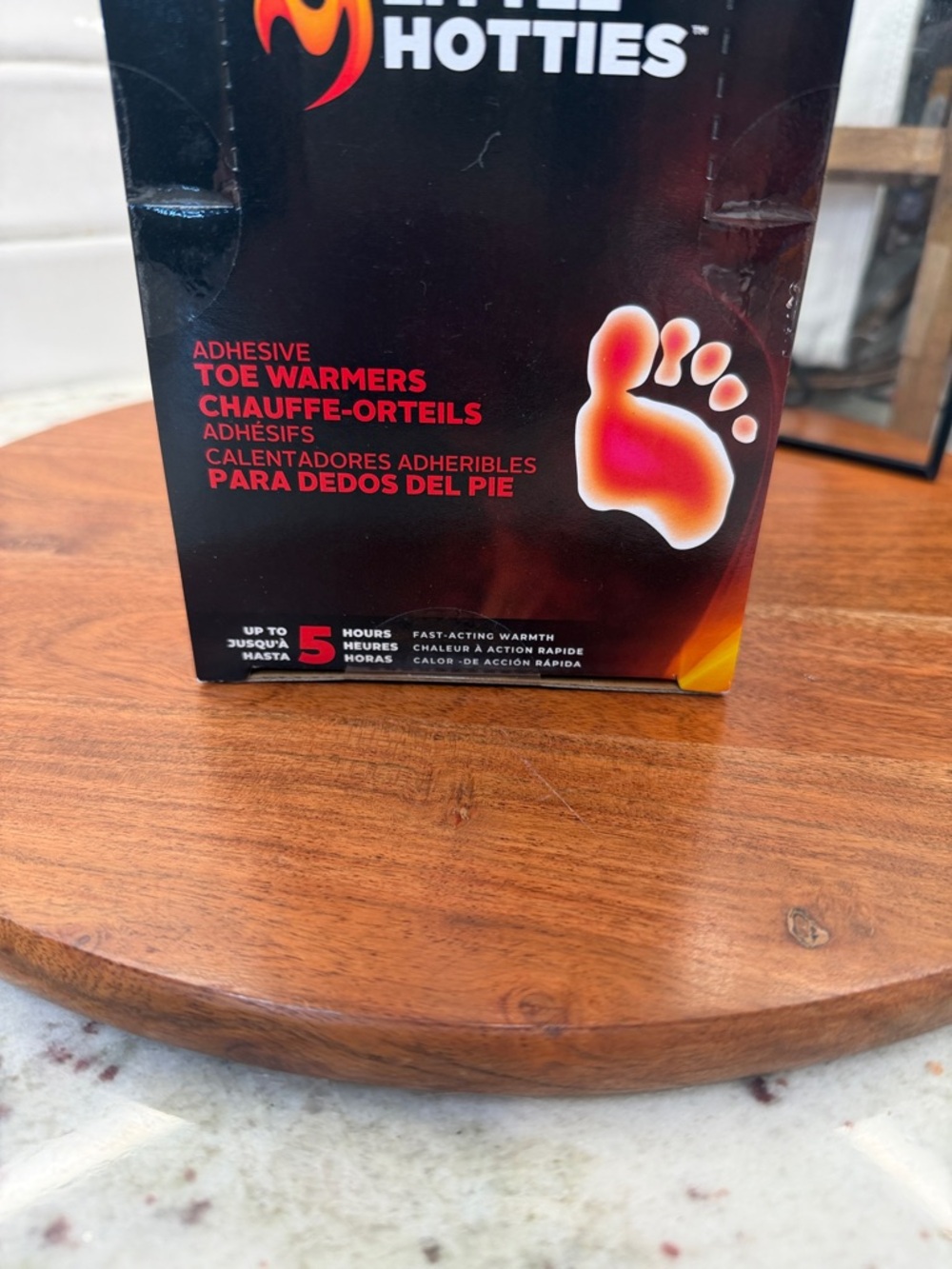 Little Hotties Adhesive Toe Warmers - Black & Red Packaging Box of 30- New - Picture 2 of 5